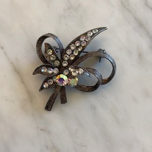 Vintage like Bouquet Rhinestone Brooch